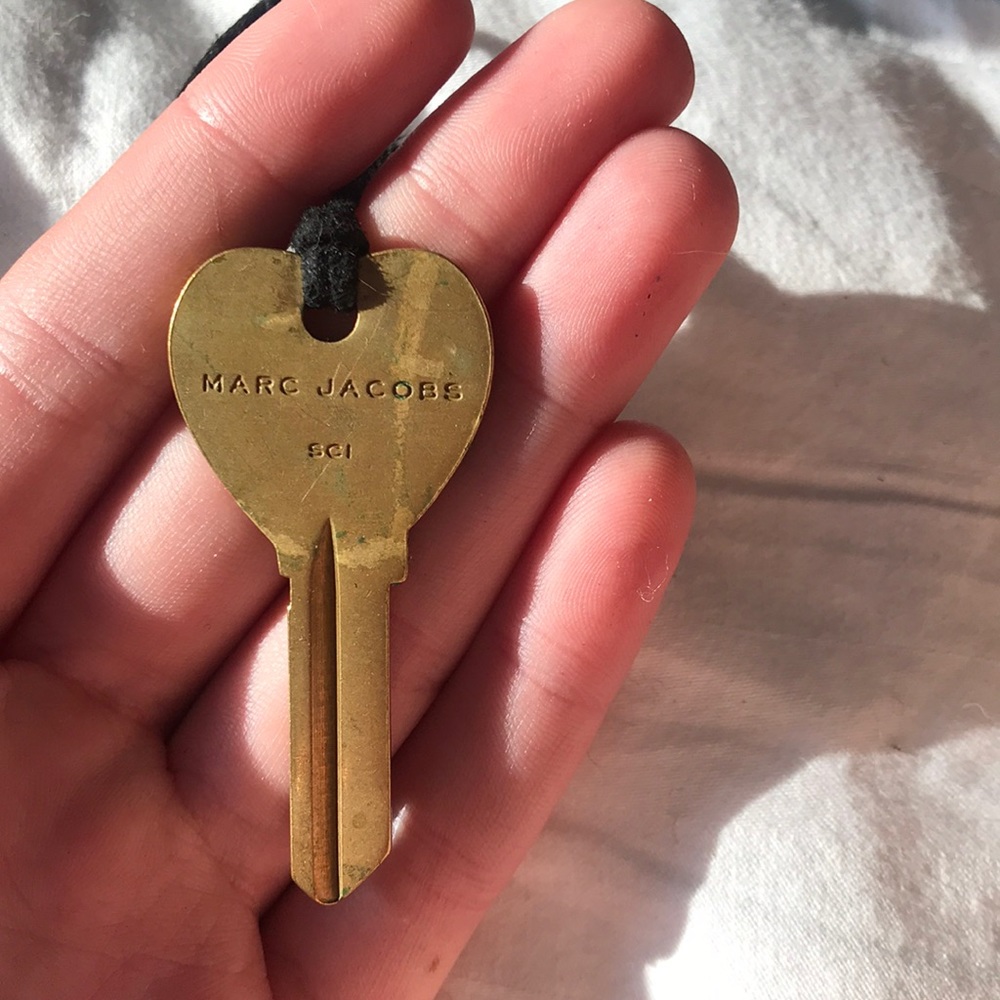 MARC JACOBS KEY NWOT